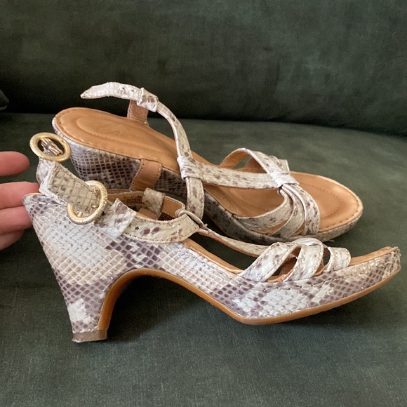 CROWN by Born size 6 - Picture 4 of 7